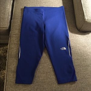North Face running vapor wick crop NWOT
